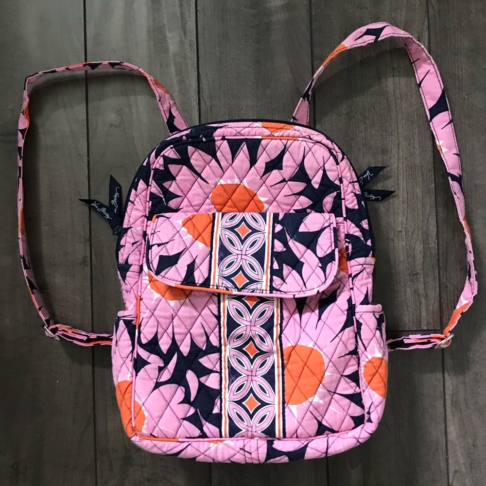 “Loves me”🌺 Vera Bradley